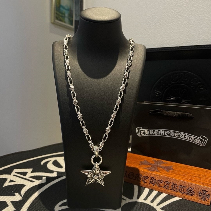 Ch*0me He**ts necklaces